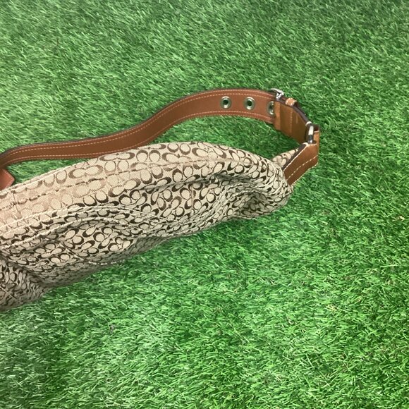 Vintage Coach Soho Small Signature Hobo Rounded Handbag - Picture 5 of 16